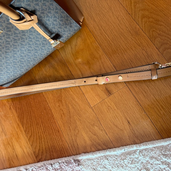 Michael Kors Mercer medium belted satchel crossbody bag - Picture 6 of 6